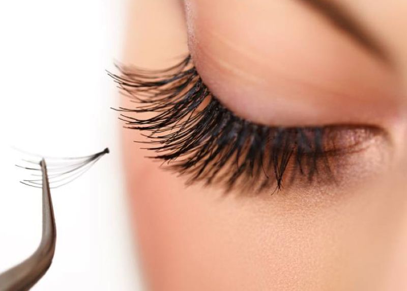 Cách chăm sóc để lông mi mọc lại nhanh chóng
