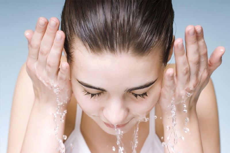 Các mẹo phòng ngừa lông mi rơi vào mắt